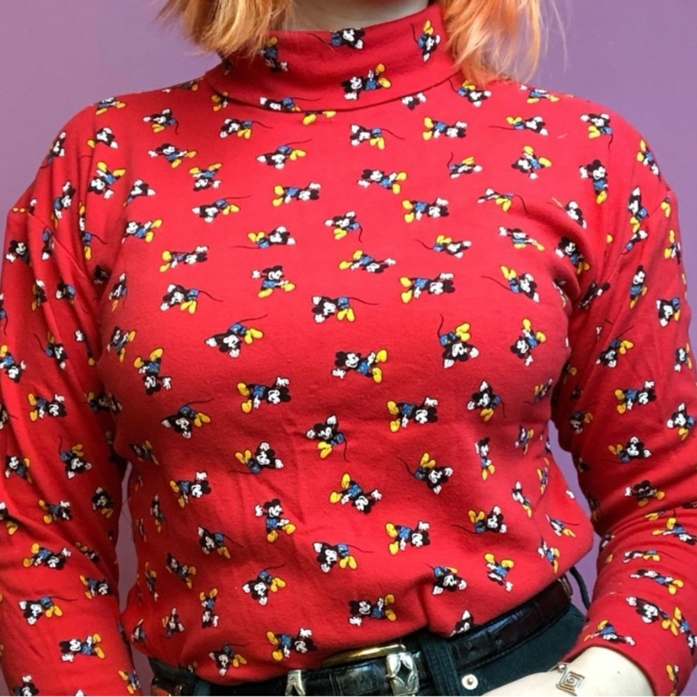 ❤️ Vintage 90s red Mickey Mouse turtleneck ❤️ - Picture 3 of 8